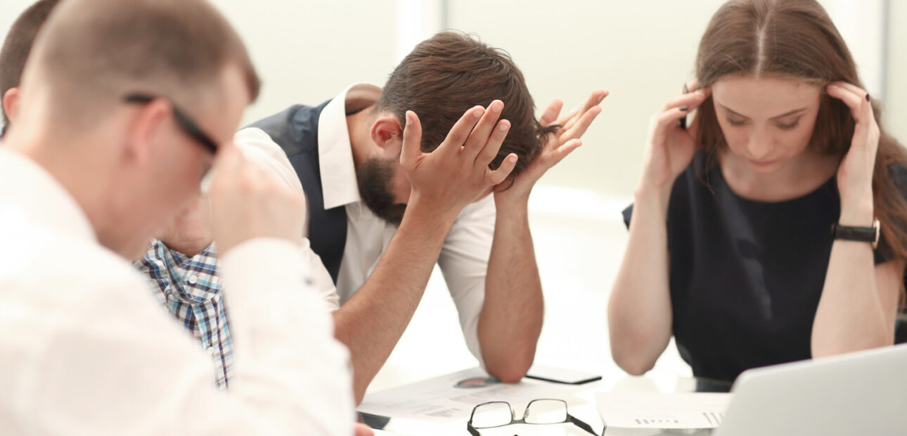 Liderazgo en tiempos de crisis: ¿cómo mantener el rumbo cuando todo parece estar en llamas?